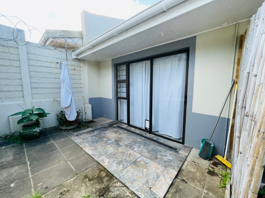 6 Bedroom Property for Sale in Quigney Eastern Cape